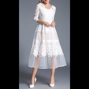 NWT Vicky and Lucas white floral midi dress